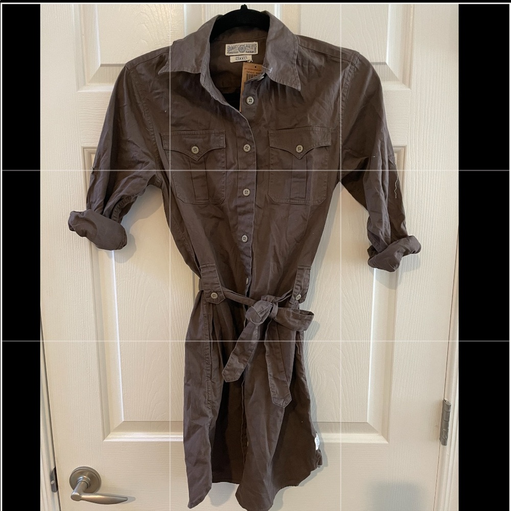 Lucky brand size XS button down brown top - one button missing on sleeve - NWT